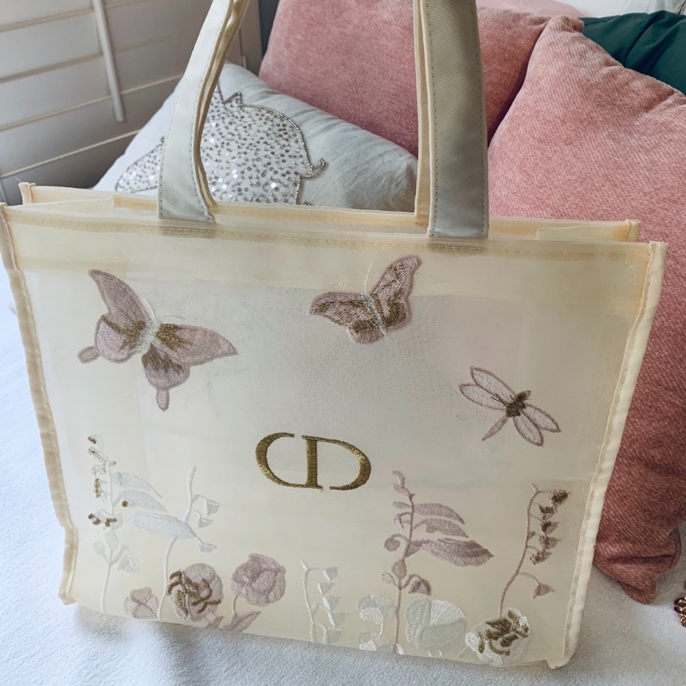 ♦️Dior NWT Embroidered florals and butterflies mesh tote